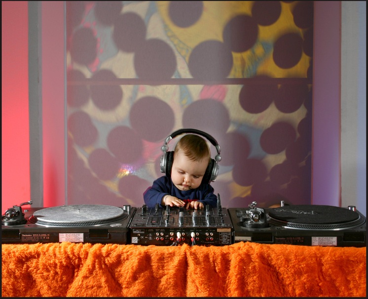 DJSnow Dance, House, Charts, Black, Electro, Rock, Pop, Disco